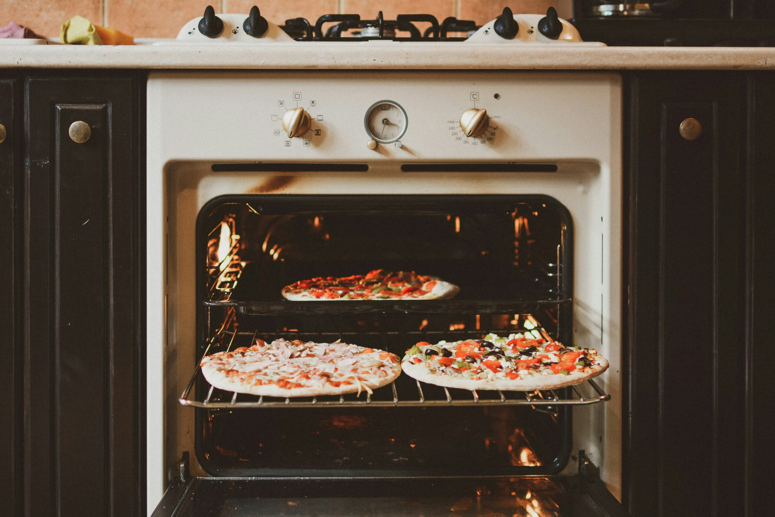 Backen mit Energiebewusstsein: Nützliche Informationen und Stromspartipps für deinen Backofen